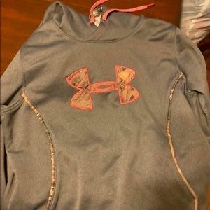 underarmor sweatshirt